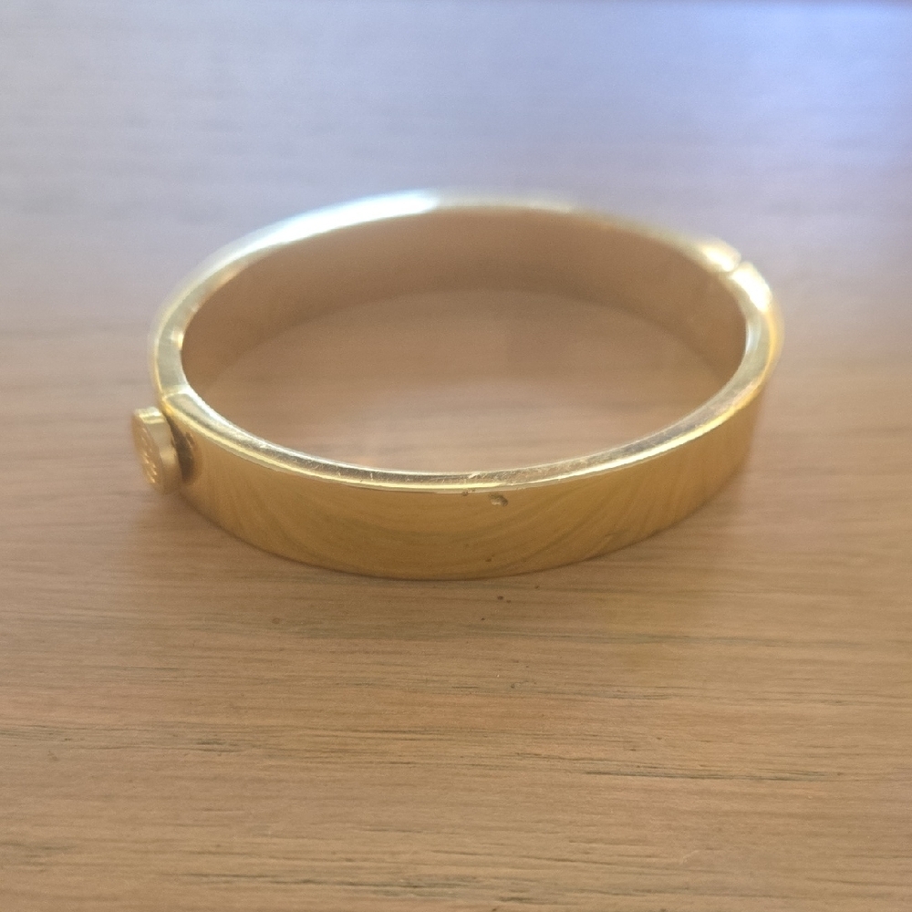 Elegant Gold Women's Bracelet